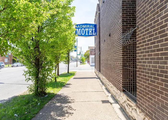 Admiral By Oyo I-94 Hotel